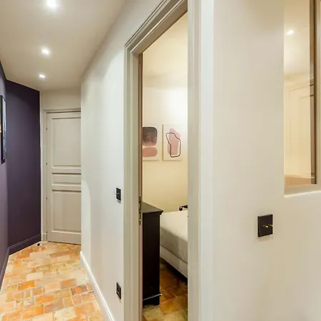 Superb Air-conditioned In The Heart Of The Marais Apartment *
