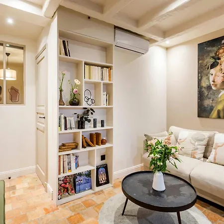 Superb Air-conditioned In The Heart Of The Marais Apartment Paris